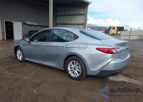 2025 Toyota Camry Le z USA, uszkodzony, nr VIN 4T1DAACK7SU137882